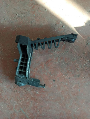 1148808XX BMW 4 SERİSİ SAĞ ÖN KAYDIRMA TAMPON TAKOZU