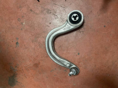 128835999B / 1288359 TESLA MODEL Y ÖN ALT SALINCAK | MOTOLAND