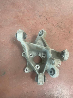 1288416 TESLA MODEL Y SAĞ ARKA TAŞIYICI | MOTOLAND