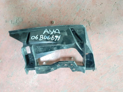 1305819030 BMW 4 SERİSİ F33 F36 F32 FAR TUTUCU 4G22