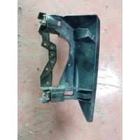 1305819030 BMW 4 SERİSİ F33 F36 F32 FAR TUTUCU 4G22