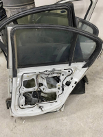 13693950 BMW 3 SERİSİ E90 SAĞ ARKA KAPI