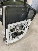 13693950 BMW 3 SERİSİ E90 SAĞ ARKA KAPI