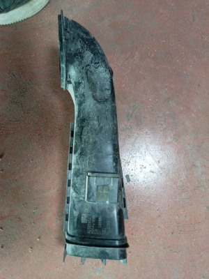 13718635103 / 8635103 BMW 3 SERİSİ G20 HAVA BORUSU 4G22