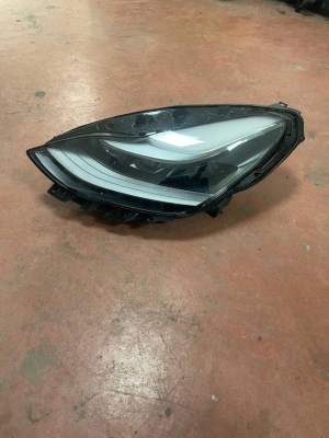 151495220E / 1514952 TESLA MODEL Y FAR | MOTOLAND