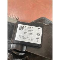 151495220E / 1514952 TESLA MODEL Y FAR | MOTOLAND