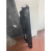 17118666838 / 8666838 BMW 3 SERİSİ G20 RADYATÖR BAKALİTİ