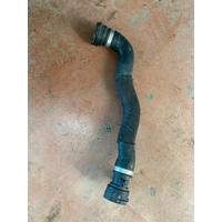 17127531579 BMW 1 SERİSİ 2 SERİSİ X1 RADYATÖR ÜST HORTUMU | MOTOLAND