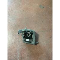 17276810 / 172768 BMW X1 F48 MOTOR TAKOZU | MOTOLAND