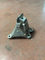 18574711 BMW 7 SERİSİ G70 MOTOR MONTAJ BRAKETİ | MOTOLAND