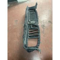 18715610 / 187156 BMW 5 SERİSİ G30 ÖN PANJUR İÇ MASKE | MOTOLAND