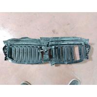 18715610 BMW 5 SERİSİ G30 ÖN PANJUR İÇ MASKESİ 4H1
