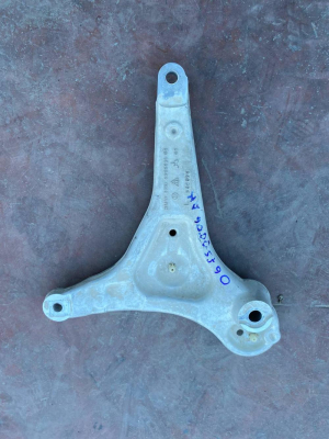31106898521 / 6898521 BMW 5 SERİSİ G60 ALT ŞASİ BRAKETİ SOL | MOTOLAND
