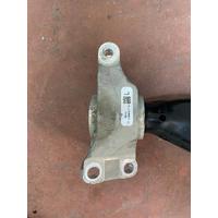 31128864277 BMW X1 U11 U12 X2 U10 F70 2 SERSİ U06 AMOTİSÖR KOLU ﻿| MOTOLAND