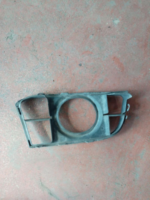 339740 BMW 5 SERİSİ TAMPON SAĞ SİS ÇERÇEVESİ | MOTOLAND 4H18