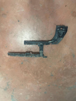 391009880 BMW X1 F48 F49 ARKA TAMPON MONTAJ BRAKETİ | MOTOLAND