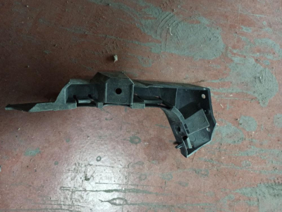 51113400920 / 3400920 BMW X3 E83 ÖN SAĞ TAMPON BRAKETİ 4H7