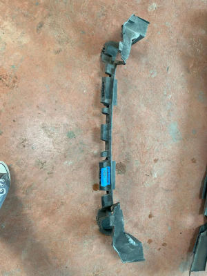 51115A16D75 / 5A16D75 BMW 7 SERİSİ G70 HAVA KANAL MASKESİ | MOTOLAND