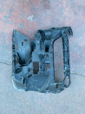 51115A67221 / 5A67221 BMW 7 SERİSİ G70 ÖN TAMPON SOL İÇ BRAKETİ | MOTOLAND