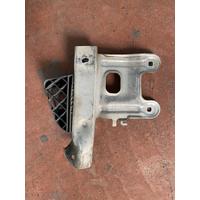 51117266193 / 7266193 BMW 3 SERİSİ F30 F32 2014-19 ÖN TAMPON SOL DARBE EMİCİ DEMİR BRAKET | MOTOLAND