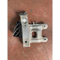 51117266193 / 7266193 BMW 3 SERİSİ F30 F32 2014-19 ÖN TAMPON SOL DARBE EMİCİ DEMİR BRAKET | MOTOLAND