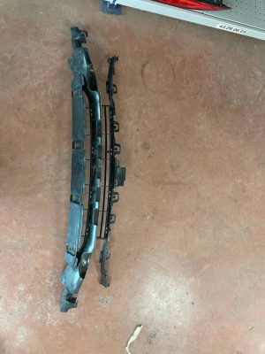 51117294838 BMW F32 TAMPON ORTA IZGARA | MOTOLAND