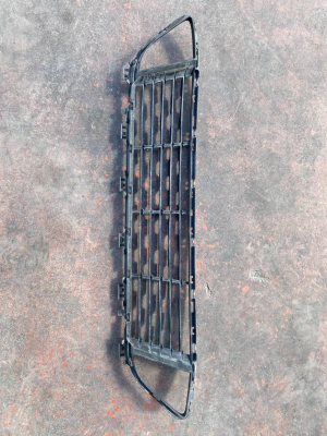 51117354773 / 7354773 BMW X1 F48 ÖN TAMPON ORTA ALT IZGARA | MOTOLAND