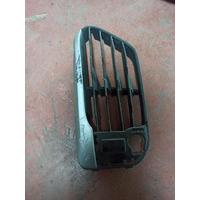 51117354778 / 7354778 BMW X1 F48 F49 SAĞ ÖN IZGARA 4H1