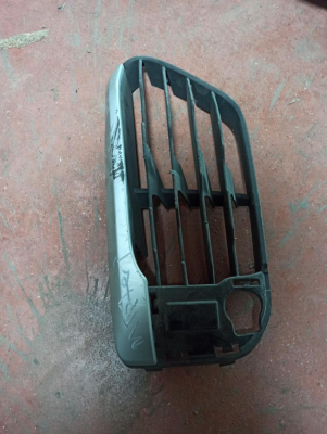 51117354778 / 7354778 BMW X1 F48 F49 SAĞ ÖN IZGARA 4H1