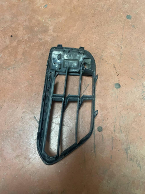 51117383356 / 7383356 BMW X1 F48 ÖN TAMPON YAN IZGARA | MOTOLAND
