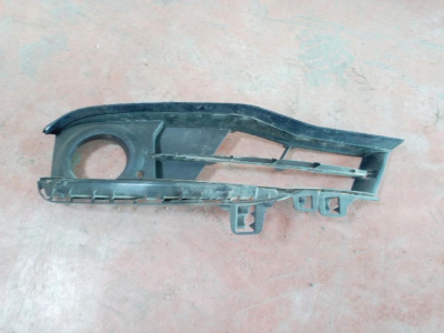 51117396887 / 7396887 BMW 3 SERİSİ ÖN TAMPON SİS IZGARASI 4İ1