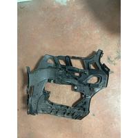 51117954215 / 7954215 BMW X1 F48 SİS FAR YUVASI | MOTOLAND