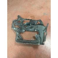 51117954216 / 7954216 BMW X1 F48 TAMPON İÇ BRAKET MASKESİ