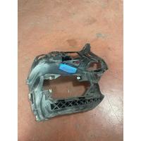 51117954216 / 7954216 BMW X1 F48 TAMPON İÇ BRAKET MASKESİ