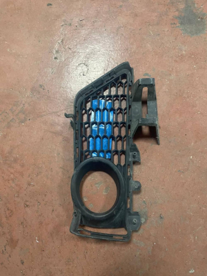 51118054156 / 8054156 BMW 3 SERİSİ F30 TAMPON IZGARASI |MOTOLAND
