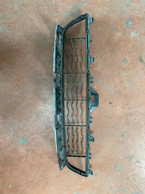 51118054503 / 8054503 BMW 4 SERİSİ M SPORT TAMPON ORTA IZGARA