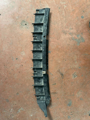 51118055968 / 8055968 BMW 1 SERİSİ F20 LCI TAMPON ALT TAŞIYICI | MOTOLAND