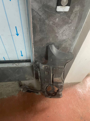 51118059897 / 8059897 BMW X1 SERİSİ F48 MONTAJ TAMPONU