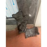 51118059897 / 8059897 BMW X1 SERİSİ F48 MONTAJ TAMPONU