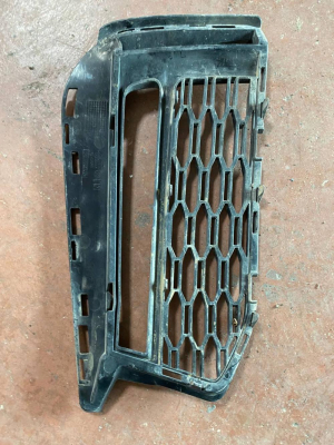 51118064964 BMW 5 SERİSİ G30 M ÖN TAMPON SAĞ IZGARASI | MOTOLAND
