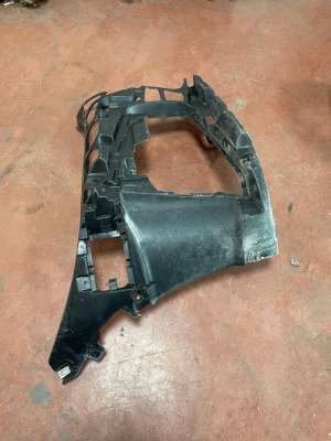 51118076714 / 8076714 BMW 4 SERİSİ G22 SİS FARI BRAKETİ
