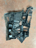 51118084655 / 8084655 BMW 5 SERİSİ G60 ÖN TAMPON SOL BRAKETİ | MOTOLAND