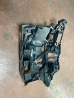 51118084655 / 8084655 BMW 5 SERİSİ G60 ÖN TAMPON SOL BRAKETİ | MOTOLAND