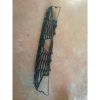 51118085447 / 8085447 BMW 3 SERİSİ G20 LCİ ORTA TAMPON IZGARASI