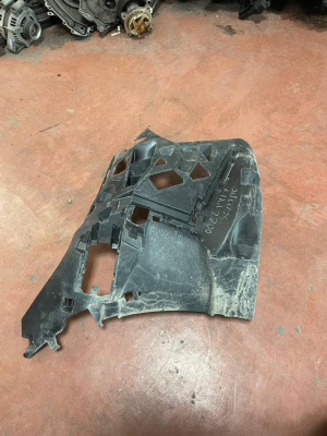 51118085474 / 8085474 BMW 3 SERİSİ G20 LCI ÖN TAMPON İÇ BRAKETİ