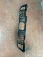 51118098664 / 8098664 BMW 5 SERİSİ G30 ÖN TAMPON ALT IZGARASI | MOTOLAND