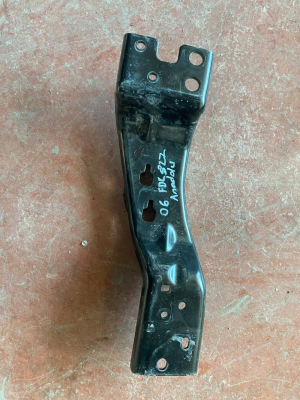 51118737259 BMW X1 U11 U12 TAMPON DEMİRİ SOL DİKEY BAĞLANTI AYAĞI | MOTOLAND