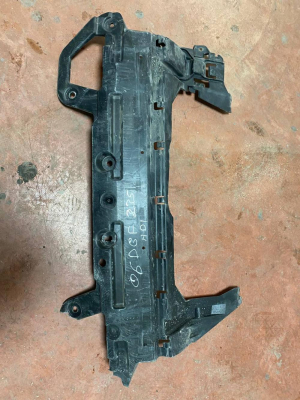 511211460915 / 11460915 BMW İX İ20 ARKA TAMPON ORTA BRAKETİ | MOTOLAND