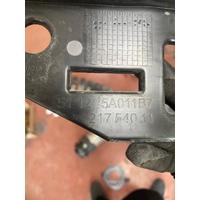51125A011B7 BMW 5 SERİSİ 2023 2024 G60 ÖN TAMPON BRAKETİ