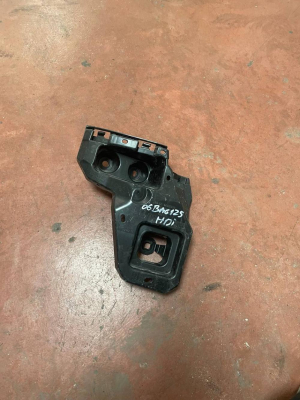 51125A011C1 / 5A011C1 BMW 5 SERİSİ G60 TAMPON BRAKETİ | MOTOLAND